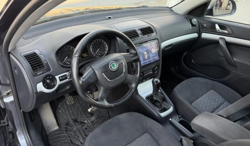 
								Skoda Octavia 2010 Лимузина Дизел целосно									