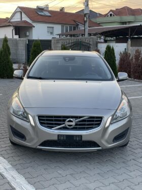 Volvo V60 2011 Лимузина Дизел