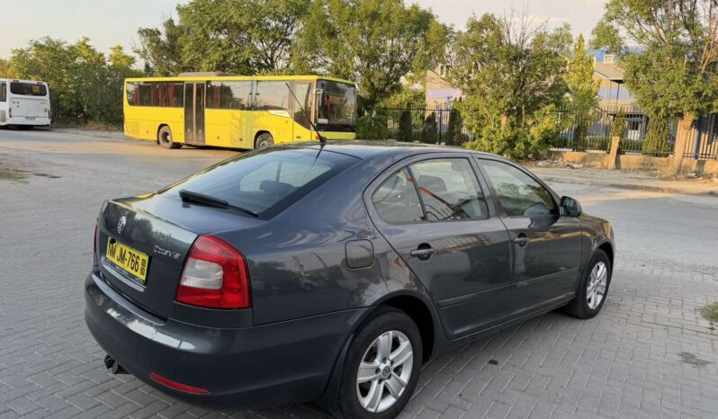
								Skoda Octavia 2010 Лимузина Дизел целосно									