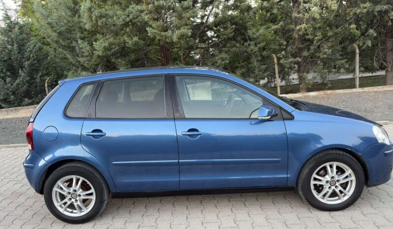 
								Volkswagen Polo 2007 Хечбек Дизел целосно									