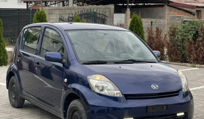 
								Daihatsu Sirion 2007 Хечбек Бензин целосно									
