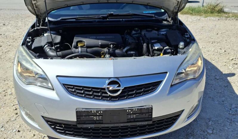 
								Opel Astra_J 2011 Караван Дизел целосно									