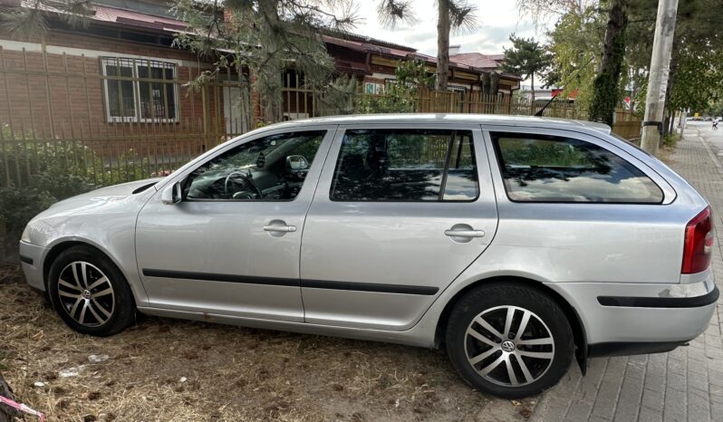 
								Skoda Octavia 2008 Караван Дизел целосно									