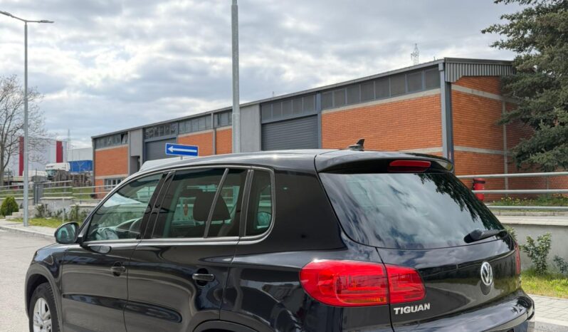 
								Volkswagen Tiguan 2012 Џип / SUV Дизел целосно									