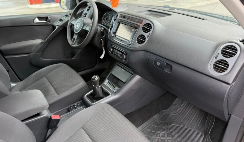 
								Volkswagen Tiguan 2012 Џип / SUV Дизел целосно									