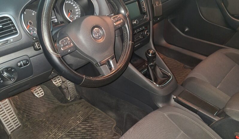 
								Volkswagen Golf 6 2012 Караван Дизел целосно									