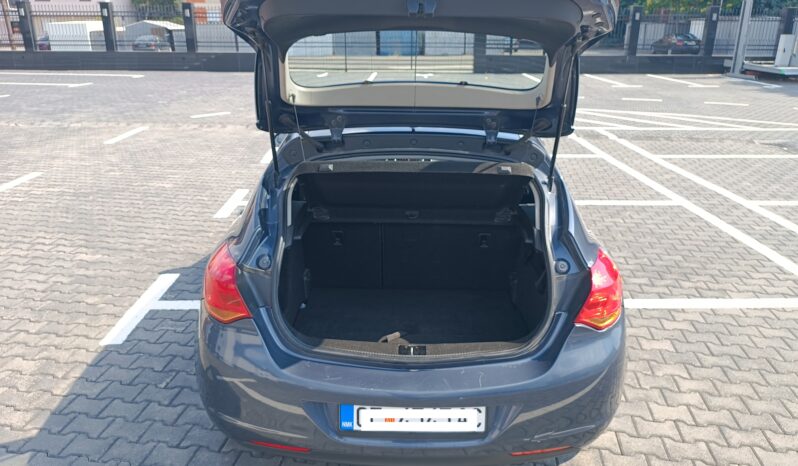 
								Opel Astra_J 2009 Хечбек Дизел целосно									
