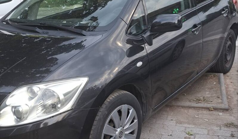 
								Toyota Auris 2008 Лимузина Дизел целосно									