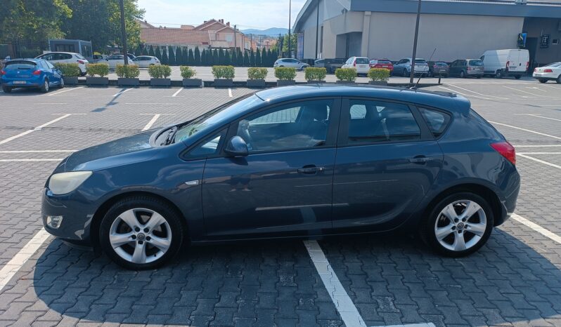 
								Opel Astra_J 2009 Хечбек Дизел целосно									