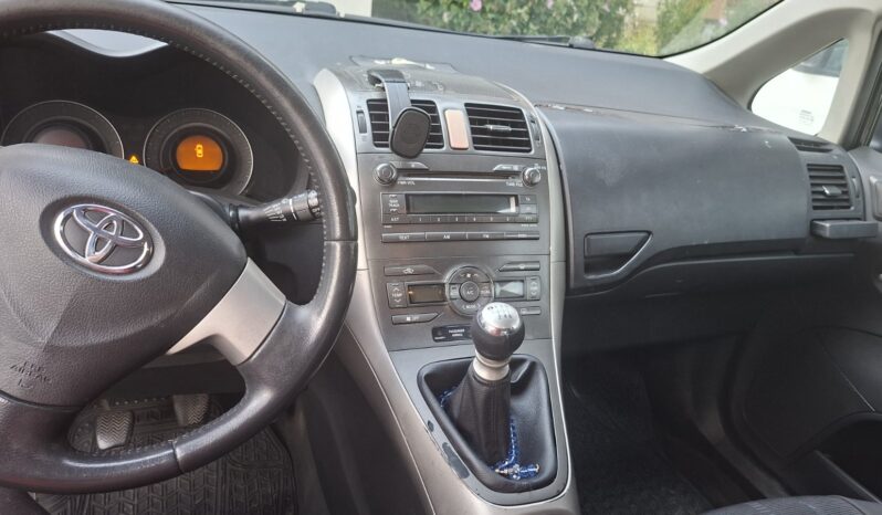 
								Toyota Auris 2008 Лимузина Дизел целосно									